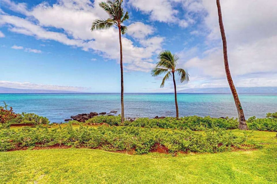 Take in tropical views of the turquoise Pacific Ocean and swaying palm trees from the comfort of Mahina Surf Resort.