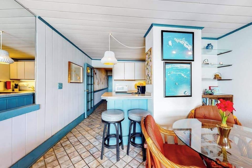 Dining room for seating for any home cooked meals the chef in you wants to prepare along with barstools for extra seating.