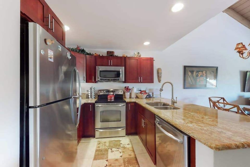 Chef Ready Kitchen With Spacious Island