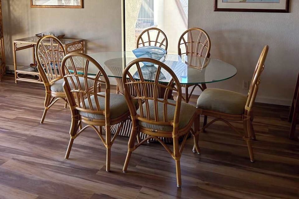 Coastal Dining Space With Charm