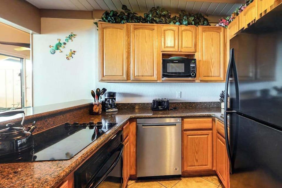Warm Wood Kitchen Retreat