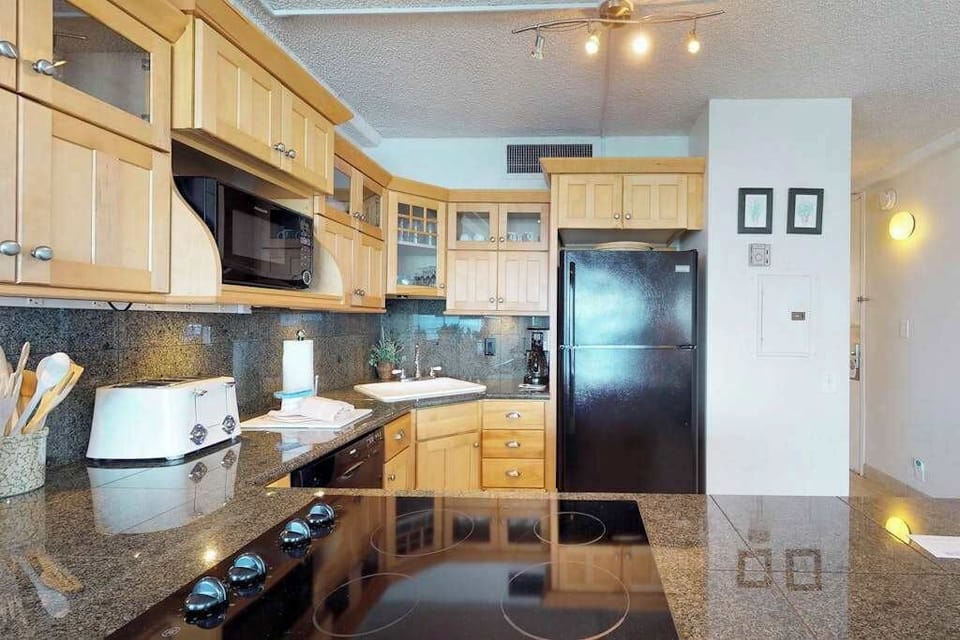 Chef Ready Kitchen With Coastal Charm