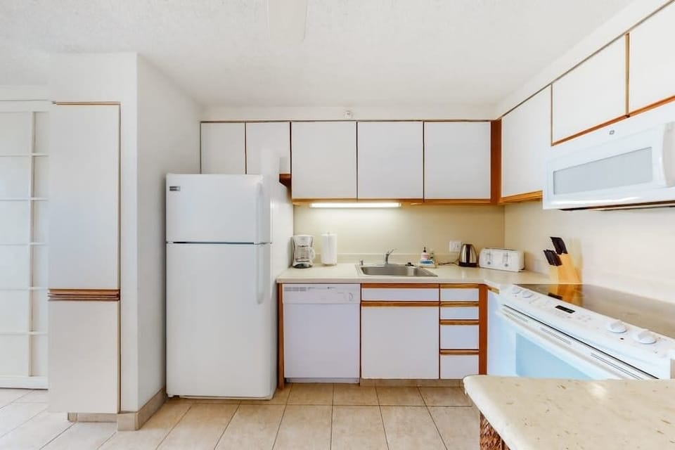 Prepare fresh island meals with ease
