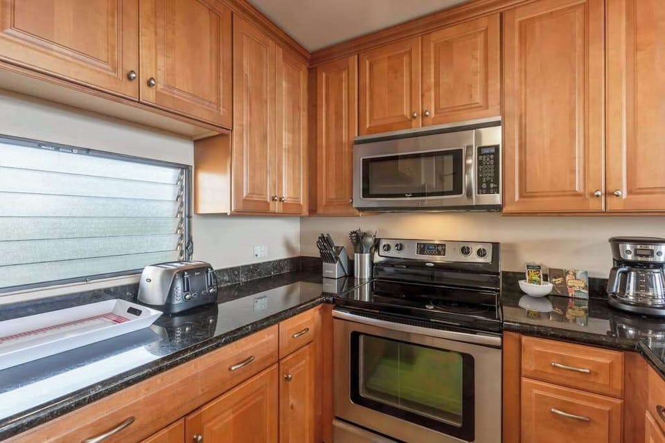 Sunlit Kitchen Designed For Easy Entertaining