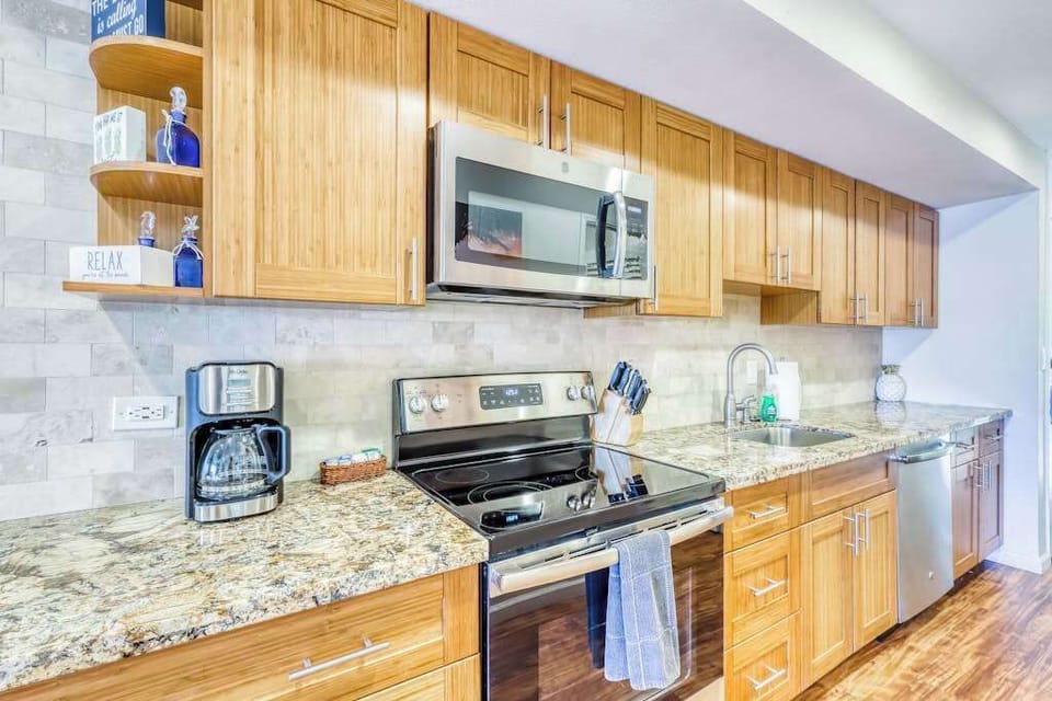 Modern Kitchenette For Easy Vacation Dining
