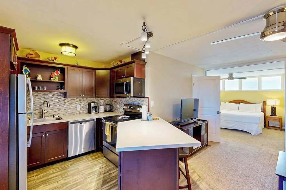 Chef Ready Kitchen With Breakfast Bar