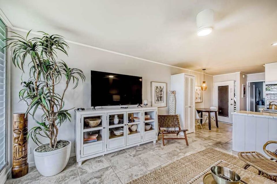 Spacious Living Area For Family Gatherings
