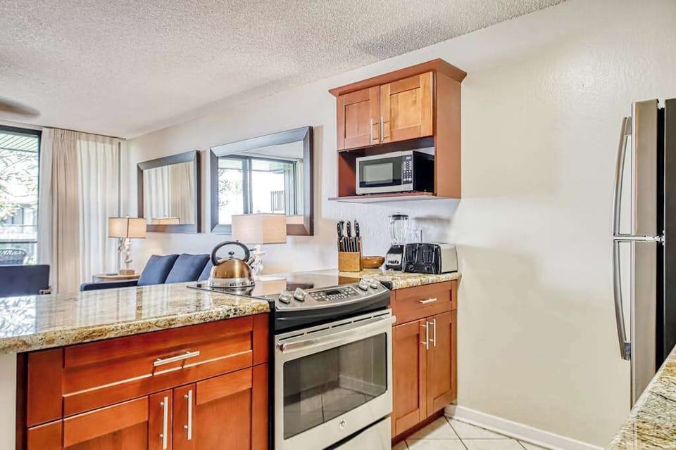 Chef Ready Kitchen With Modern Conveniences