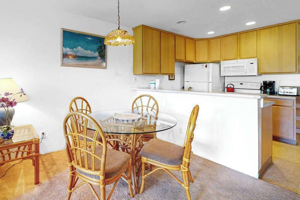 Breakfast Bar And Dining Space