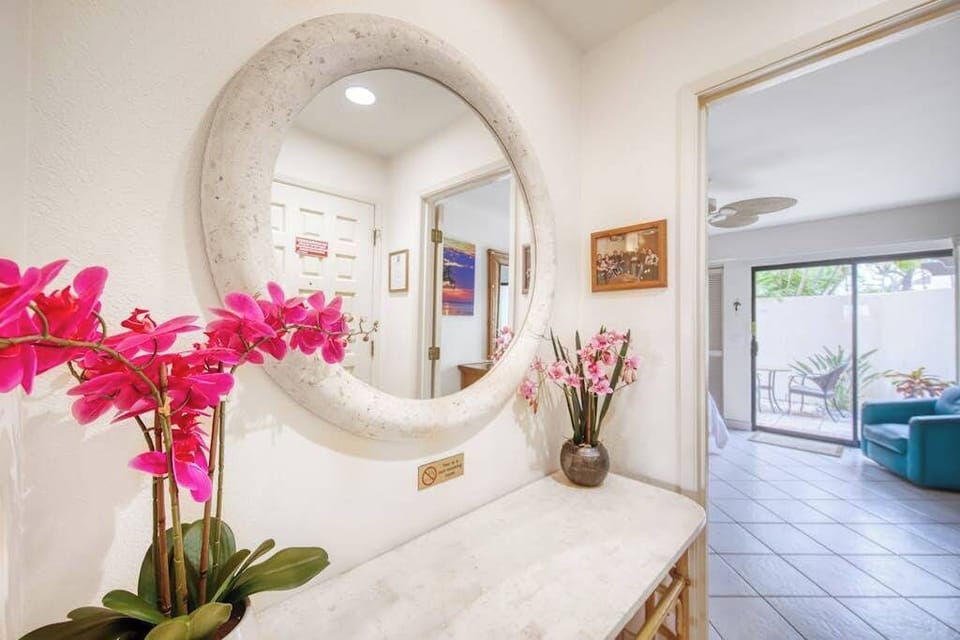 Elegant Bedroom Vanity Nook