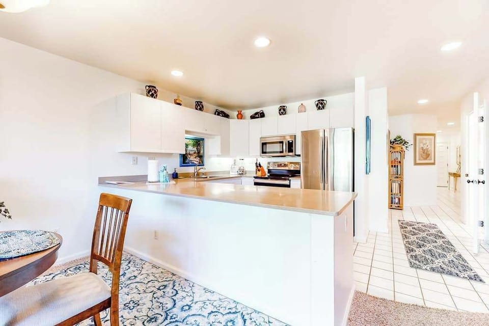 Modern Kitchen With Breakfast Bar