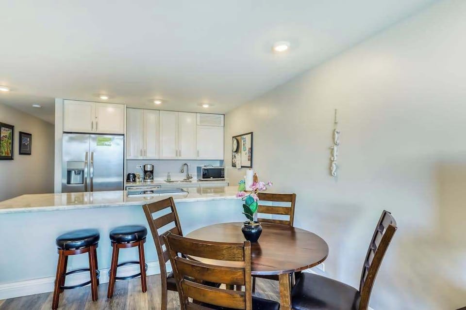 Bright Dining Area With Breakfast Bar