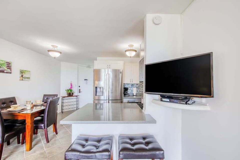 Dining Room with extra Island Seating 