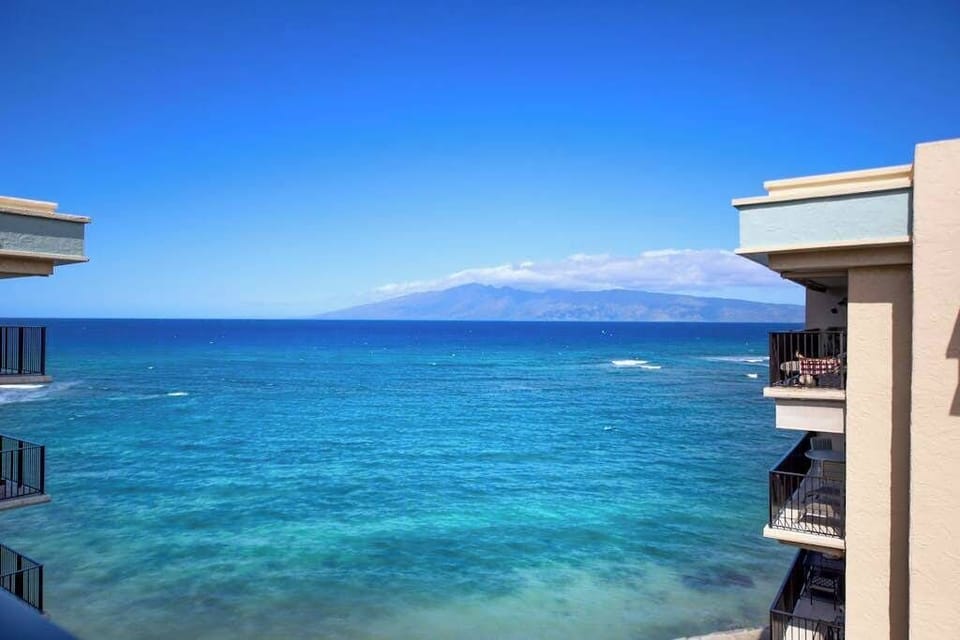 Panoramic views of the ocean and nearby islands