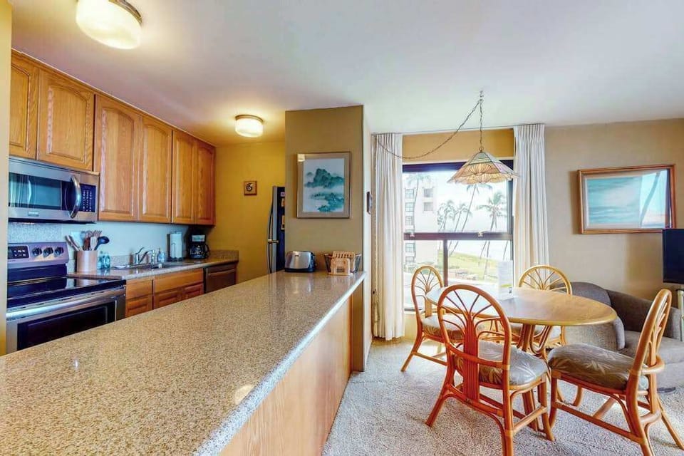 Bright Dining Area For Shared Gatherings