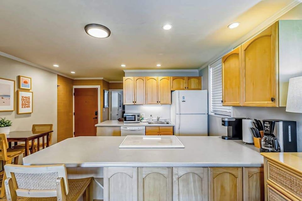 Chef Ready Kitchen With Spacious Island Bar