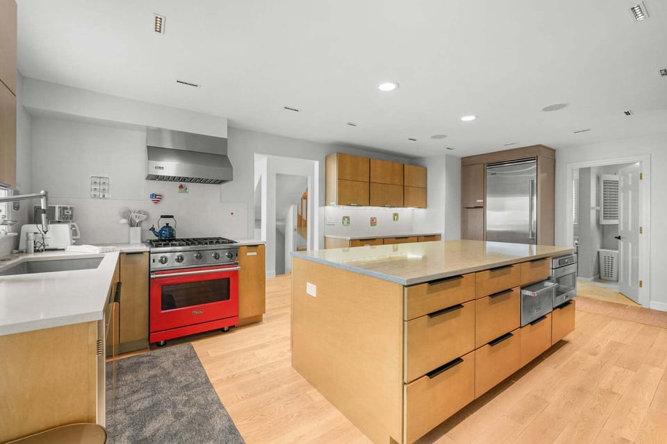 Beautifully renovated gourmet kitchen