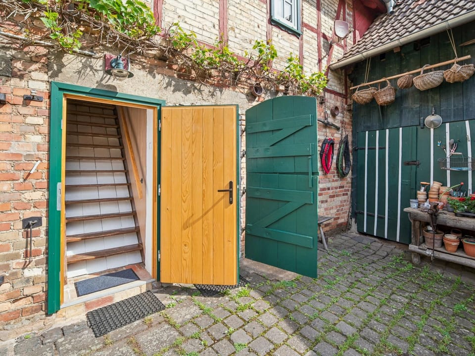 Entrance / Reception
