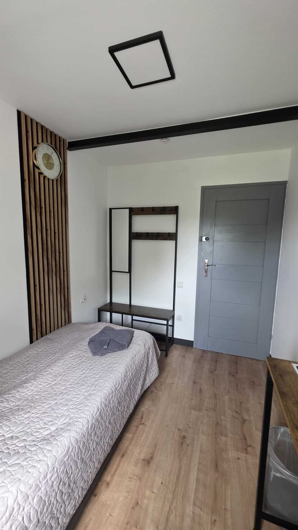 Basic Single Room, Patio | Laptop workspace, WiFi (free)