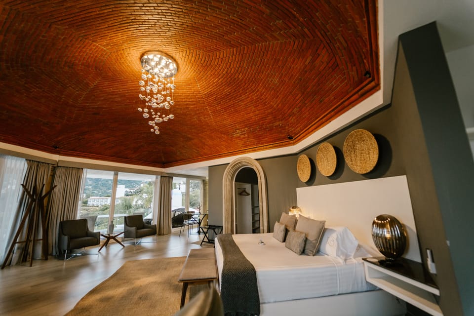 Panoramic Presidencial Suite with Jacuzzi - Vista | Egyptian cotton sheets, premium bedding, Select Comfort beds, minibar