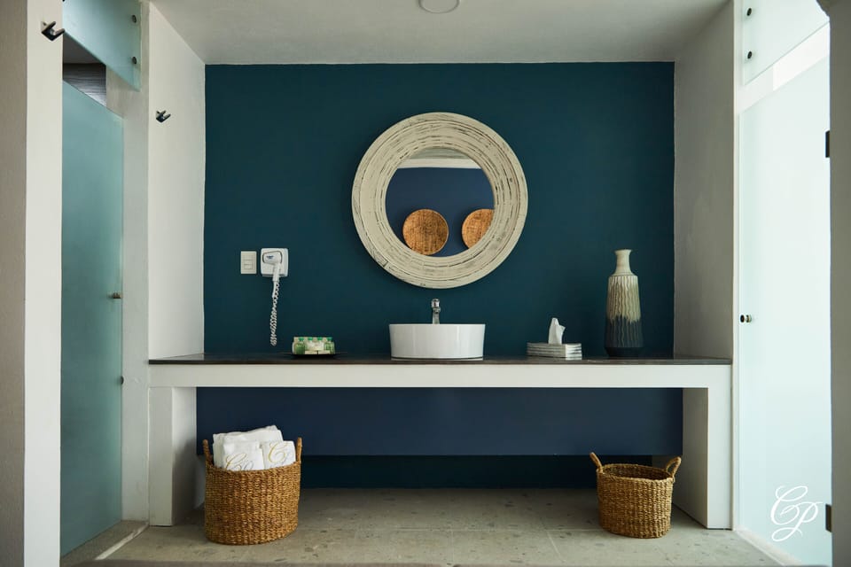 Habitación Superior - Plata 720 | Bathroom | Hair dryer, towels