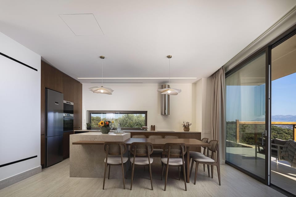 Fully equipped modern kitchen with all essential appliances, designed for effortless meal preparation and comfortable self-catering.