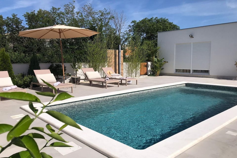 Holiday Home Swimming Pool