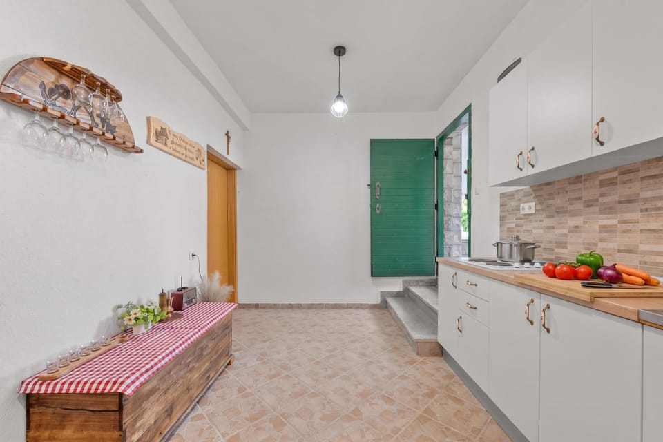 Standard House, 3 Bedrooms, 2 Bathrooms (Pool Villa Marija) | Private kitchen