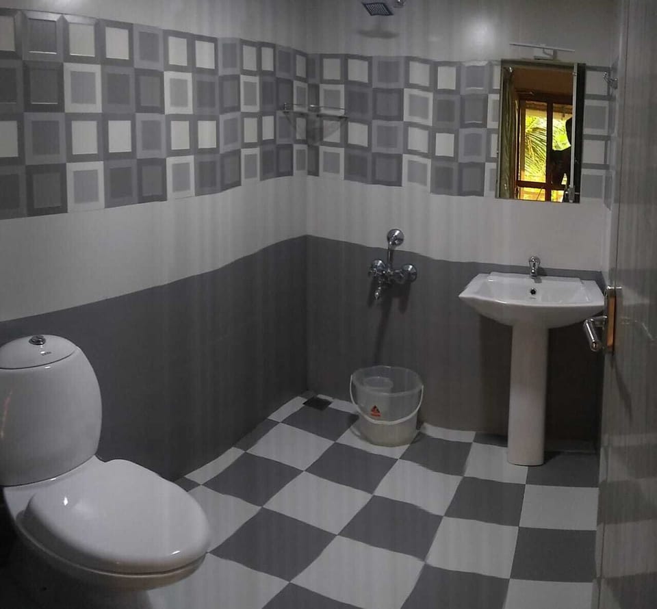 Premium Double or Twin Room | Bathroom | Shower, towels, soap, toilet paper
