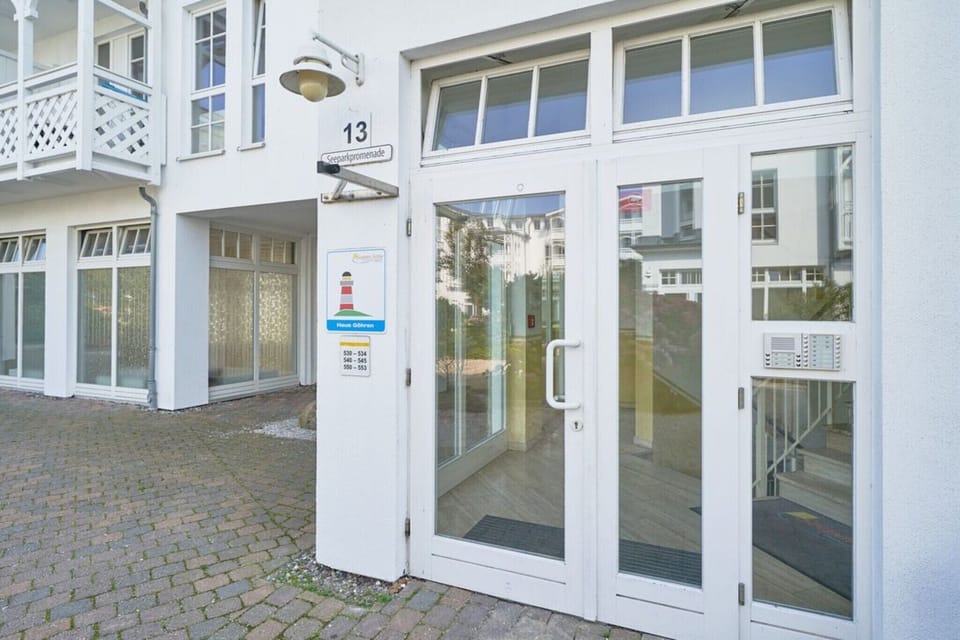 Entrance / Reception