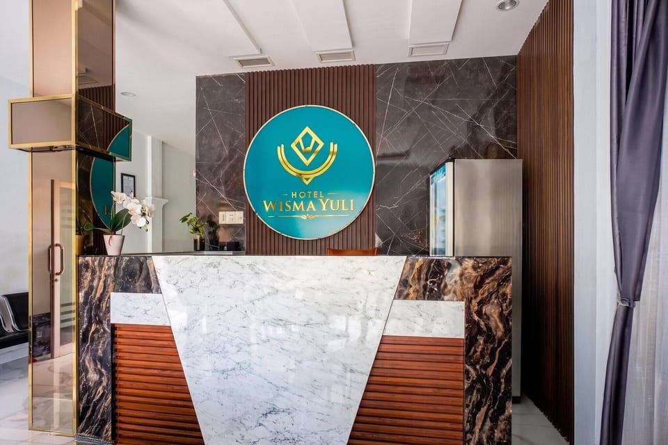 Entrance / Reception