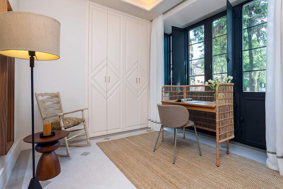 House (6 Bedrooms) | 6 bedrooms, in-room safe, desk, iron/ironing board