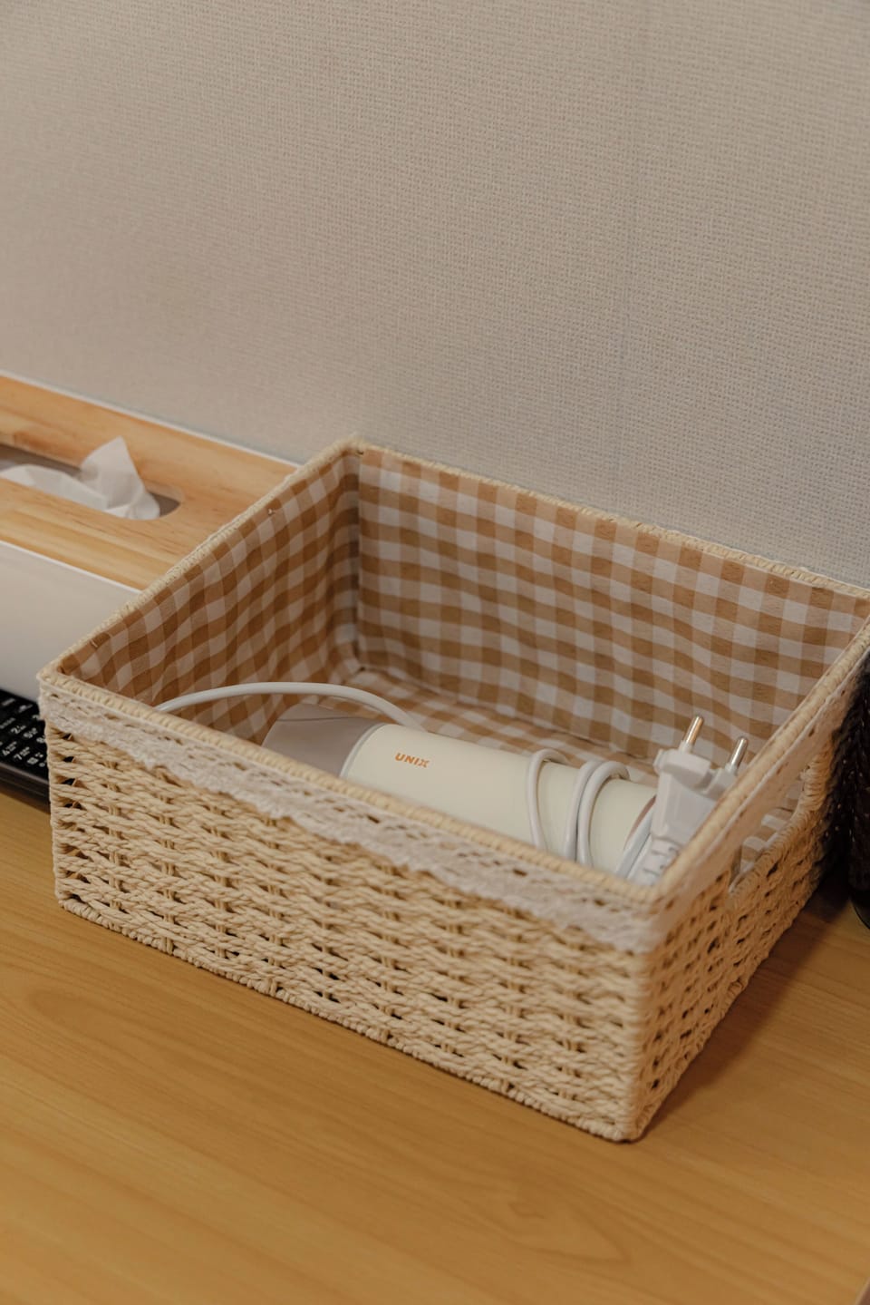 Triple Room | Desk, laptop workspace, WiFi (free), bed sheets