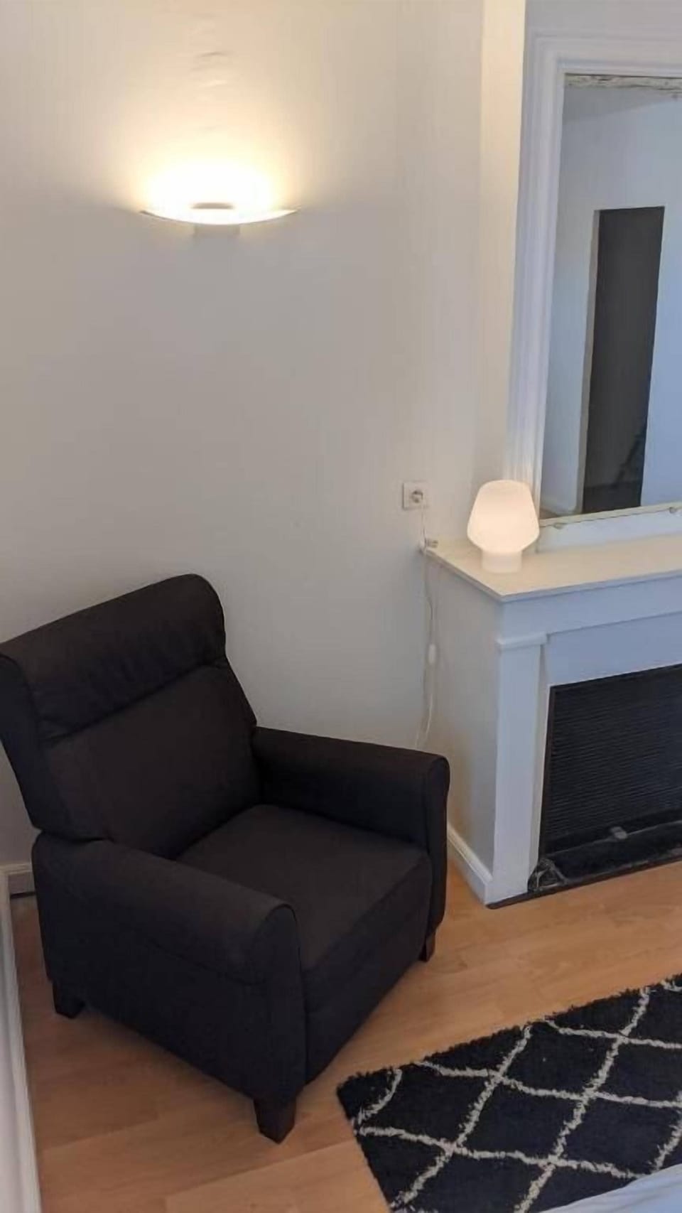 Chambre Voltaire, terrasse en bord de Sorgue | Interior