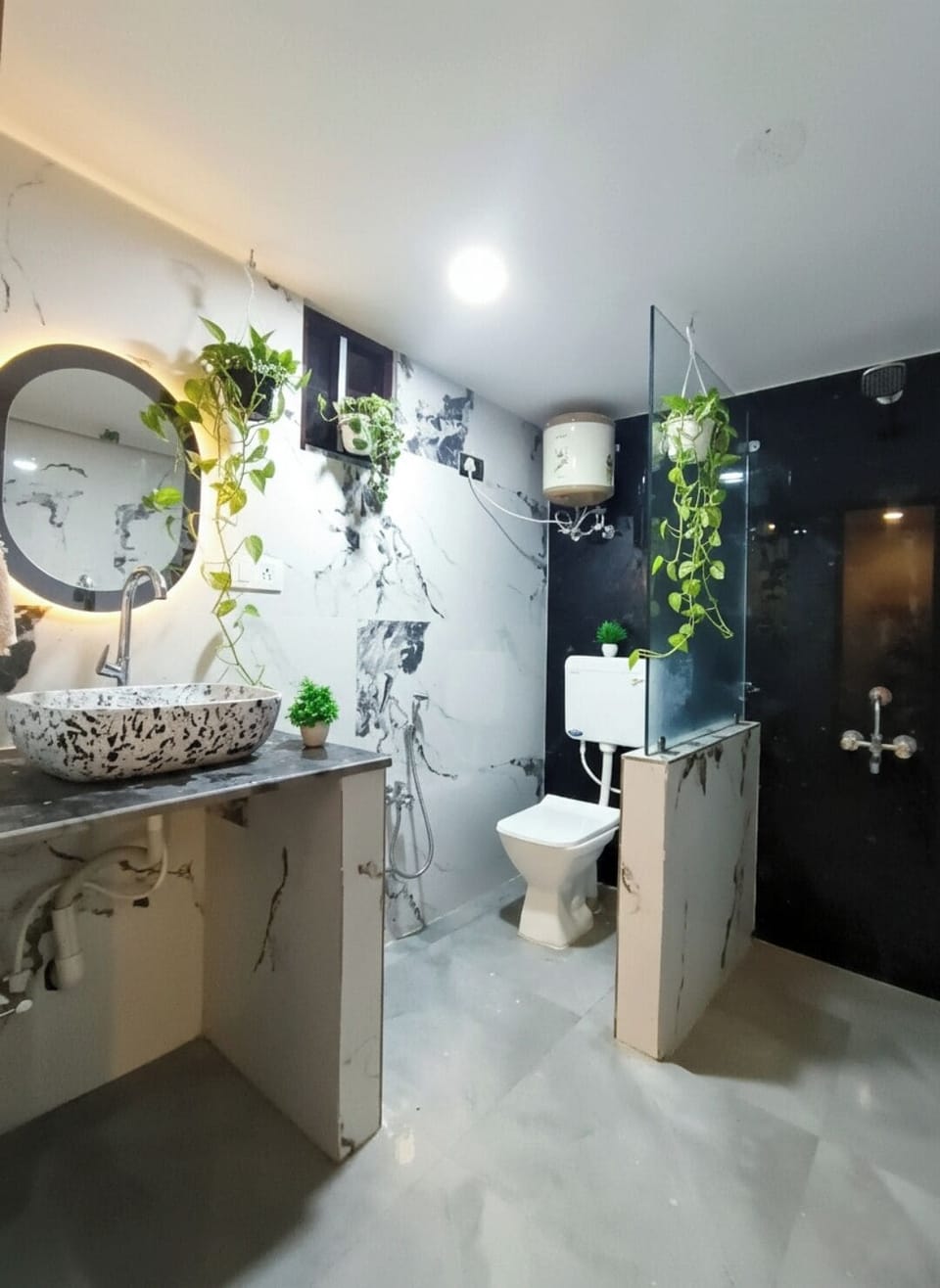 Family Studio, Balcony, Garden View | Bathroom | Shower, towels, soap, shampoo
