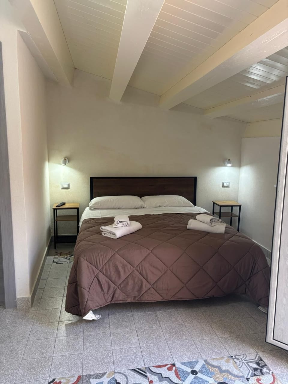 Deluxe Double or Twin Room, Garden View | In-room safe, desk, WiFi (free)