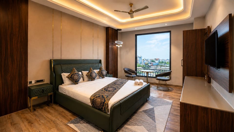 Executive Double Room, City View | Desk, laptop workspace, iron/ironing board (on request), WiFi (free)