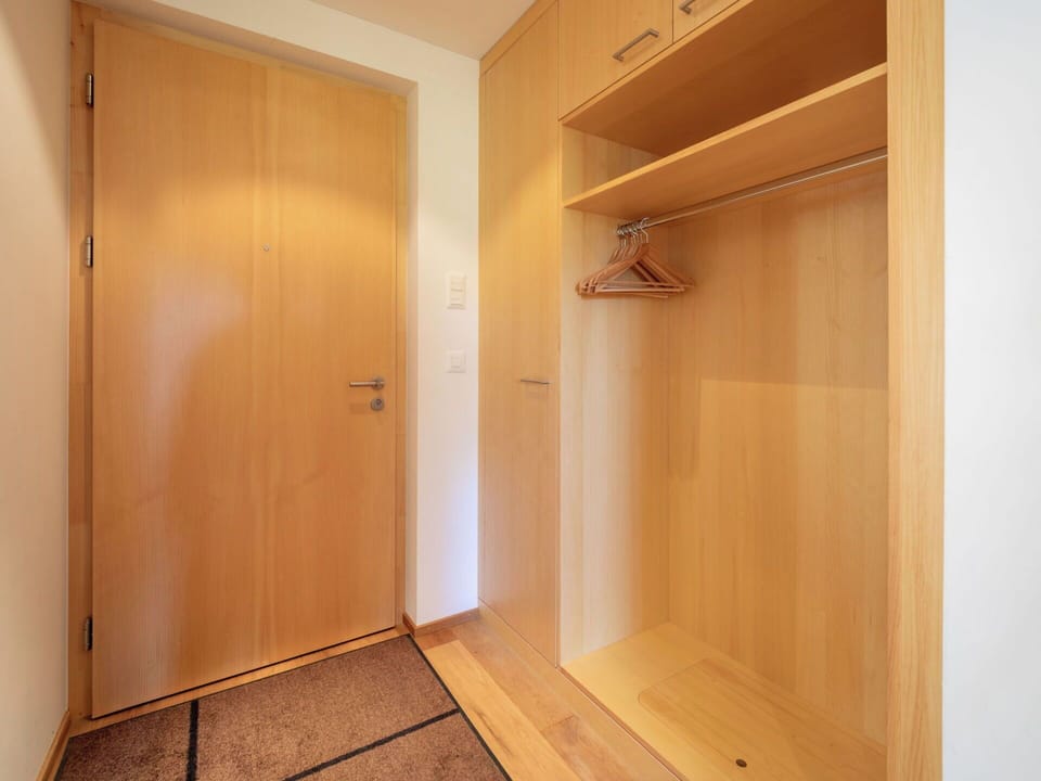 Flooring, Wall, Floor, Wood, Wood Flooring, Interior Design, Laminate Flooring, Door, Hardwood, Ceiling