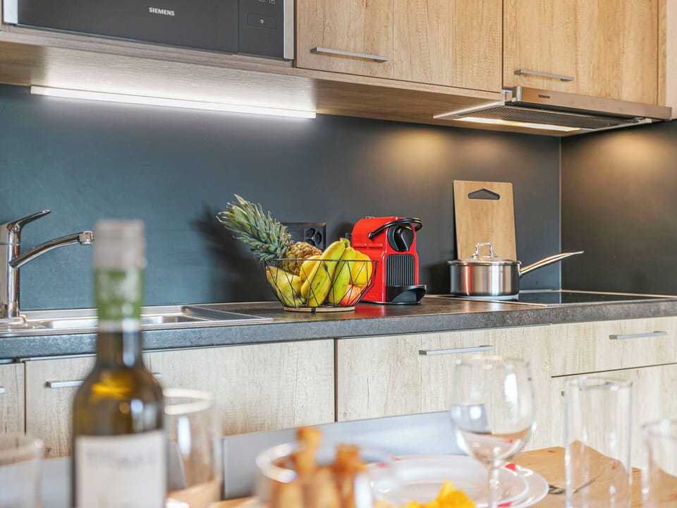 Kitchen, Kitchen Appliance, Countertop, Home Appliance, Major Appliance, Interior Design, Cabinetry, Small Appliance, Stove