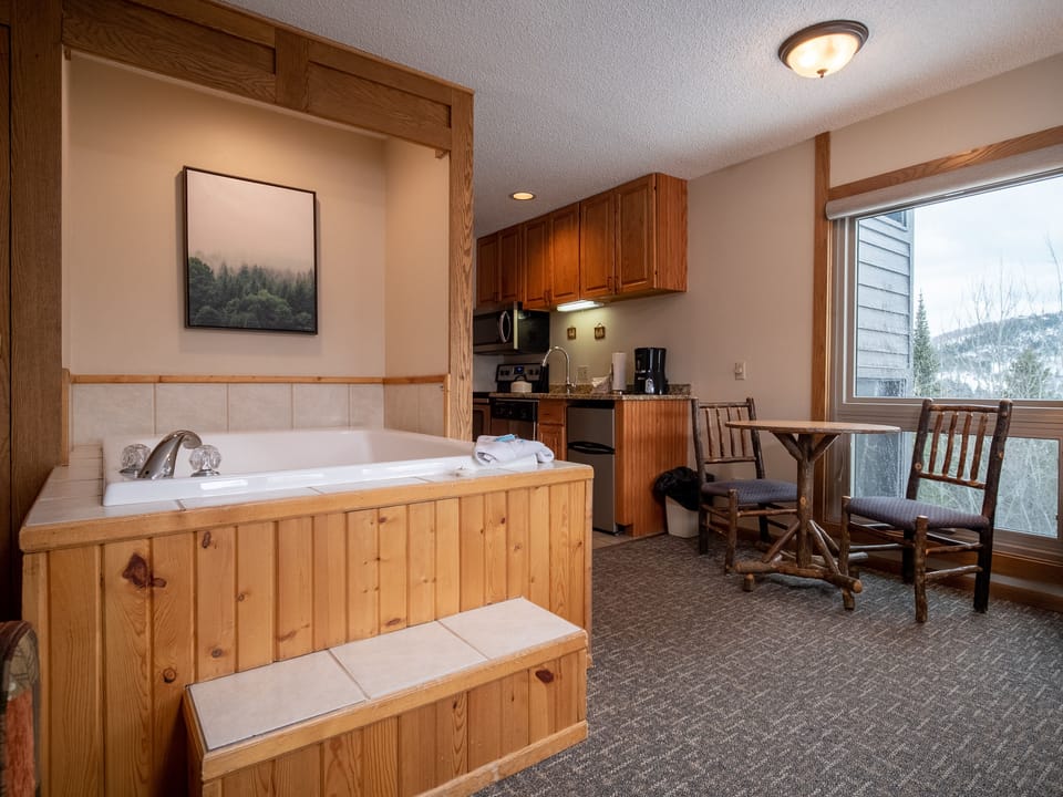 Nordic Whirlpool Condo | Jetted tub