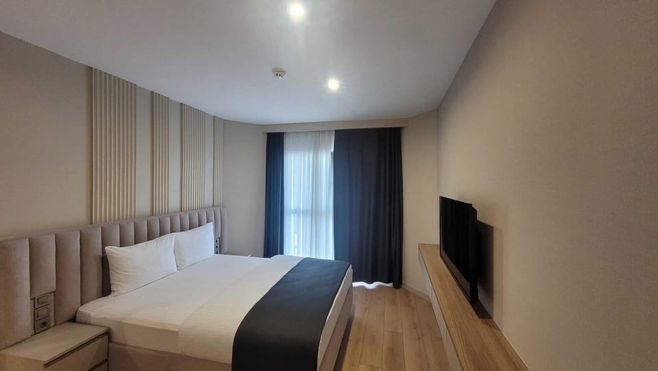 Luxury Suite, Sea View | In-room safe, blackout drapes, iron/ironing board (on request)