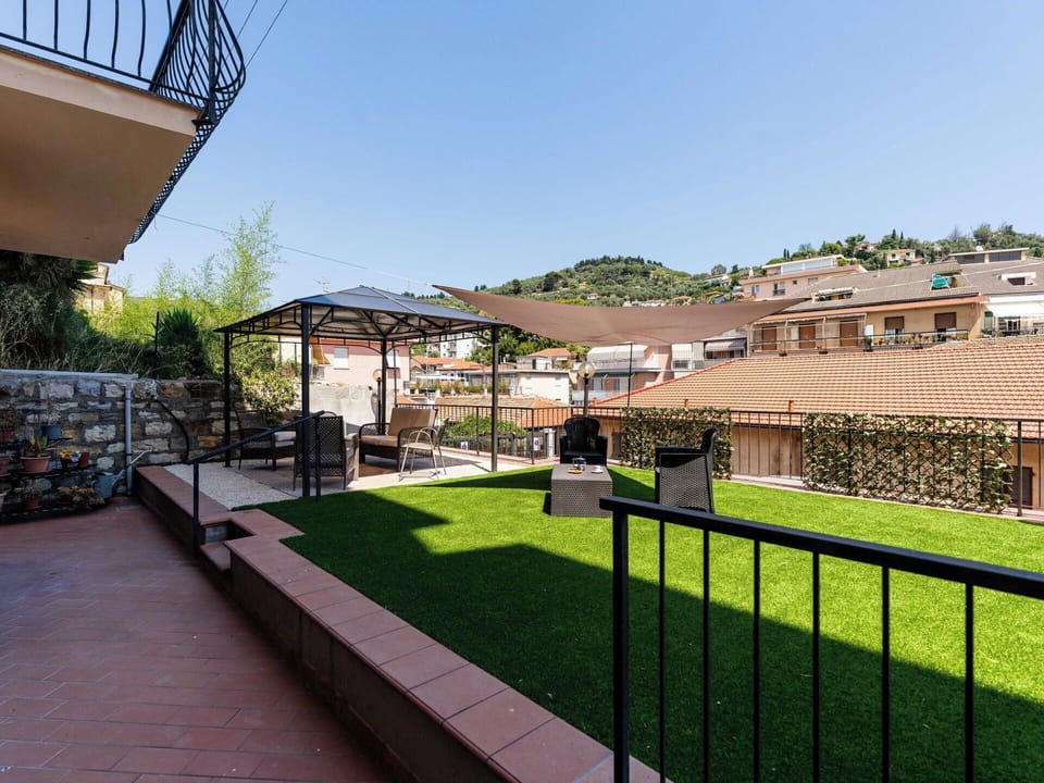 Balcony, Shade, Courtyard, Porch, Outdoor Structure, Yard, Hacienda, Deck, Fence, Backyard