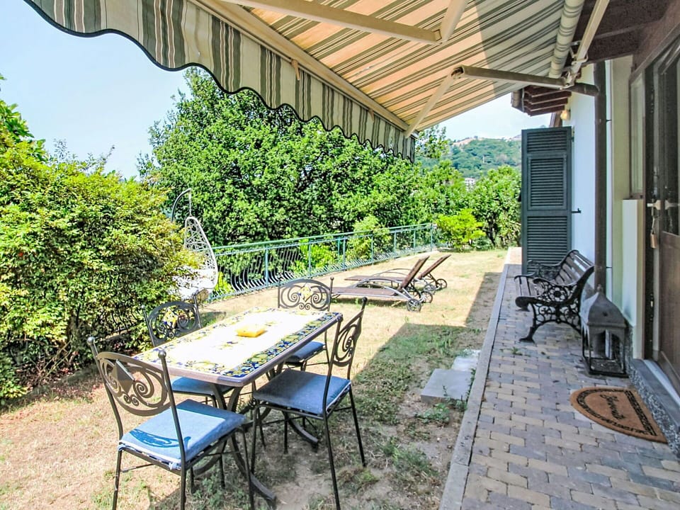 Furniture, Outdoor Furniture, Chair, Garden, Wood Stain, Lawn, Hardwood, Shade, Backyard
