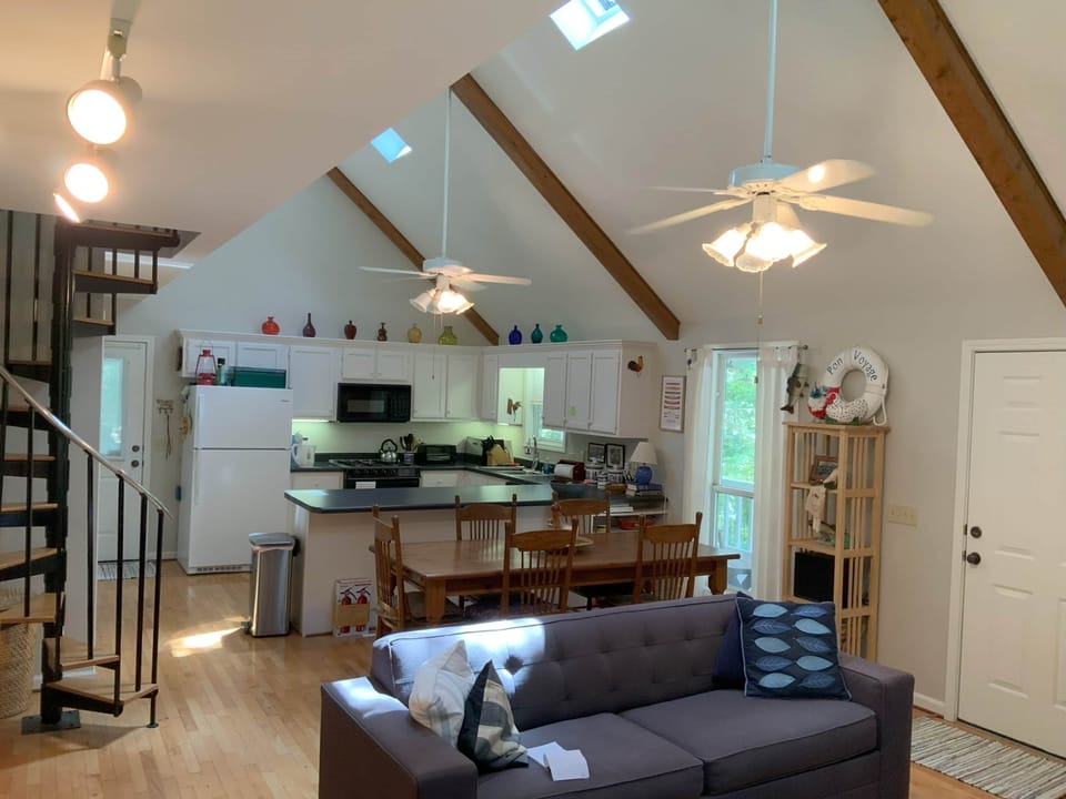 Open living & kitchen area