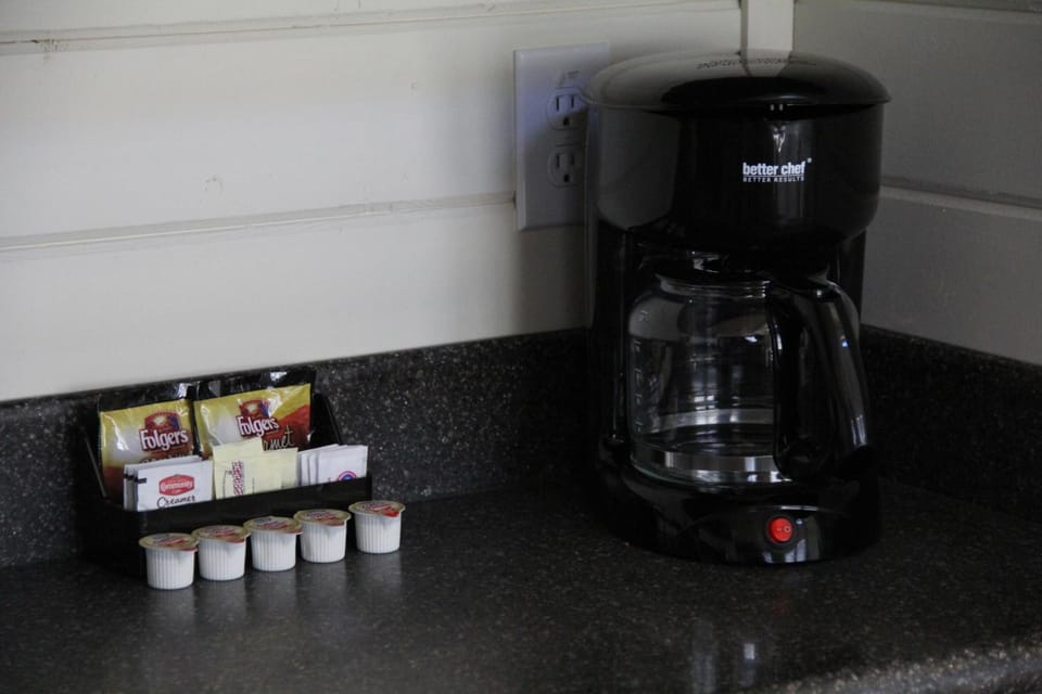 Kitchen amenities