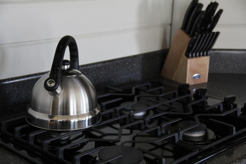Kitchen amenities