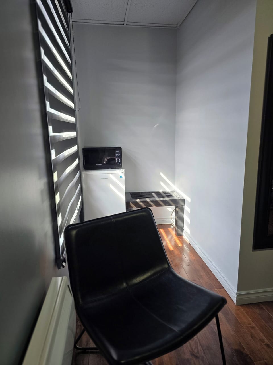 Quadruple Room | Blackout drapes, iron/ironing board, WiFi (free)