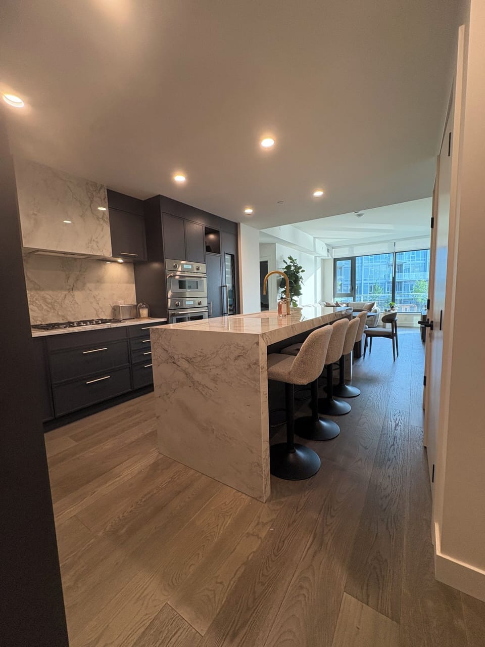 Kitchen and Bar