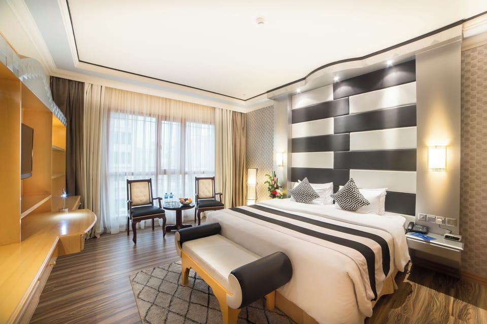 Royal Suite | 10 bedrooms, down comforters, minibar, in-room safe