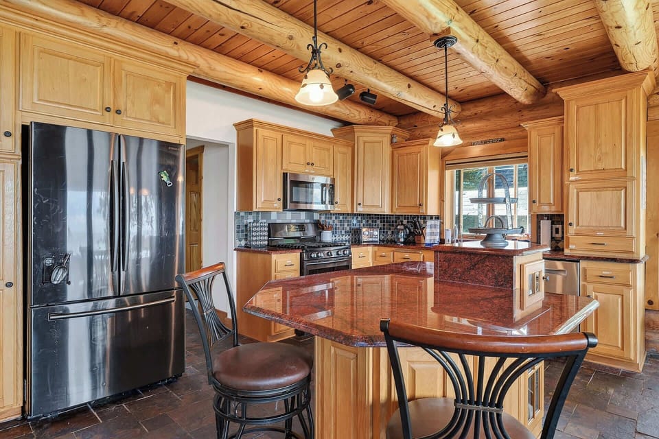 Well equipped kitchen